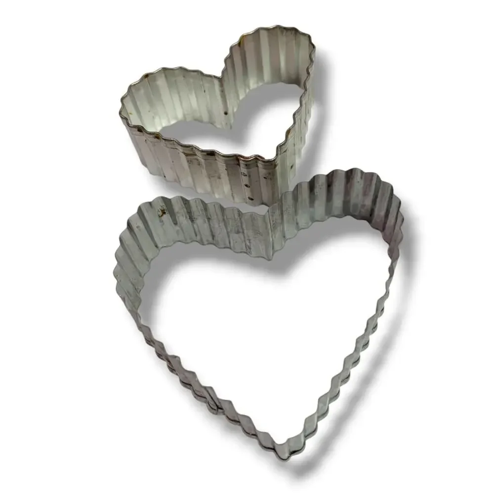 Lot of 7 Pastry Cookie Cutters Crimped Heart Leaf Flower Tin